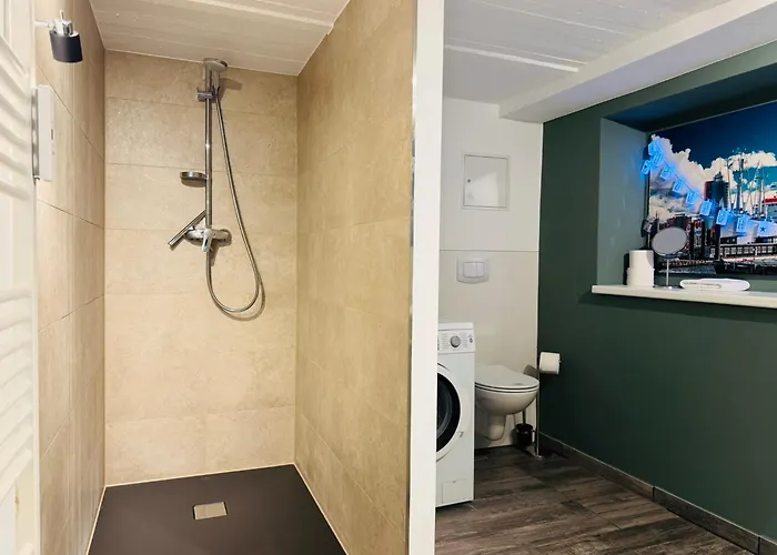 Urban - "backbord" & "steuerbord Mit Sauna" * Hamborg